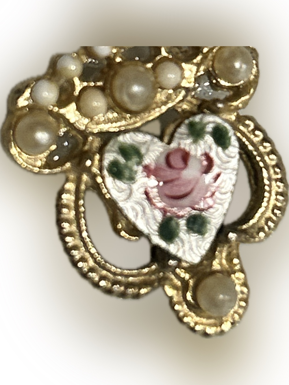 Vintage Small Gold tone Floral Enamel and Pearl Heart Brooch Pink & Gold pin
